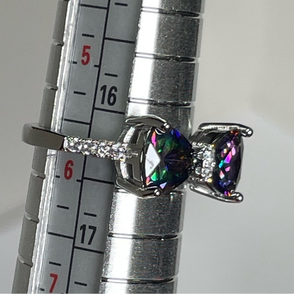 Elegant Silver Tone Bow Ring with Iridescent Stones Size 5.75 - Picture 7 of 7